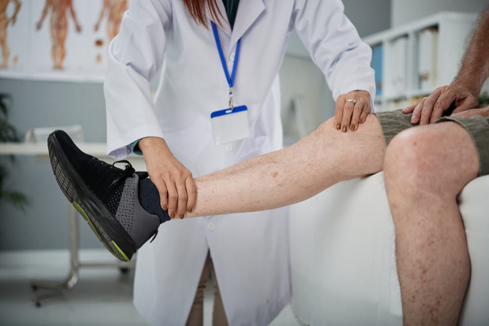 What Causes Knee Osteoarthritis? Symptoms, Stages and Modern Treatment Options